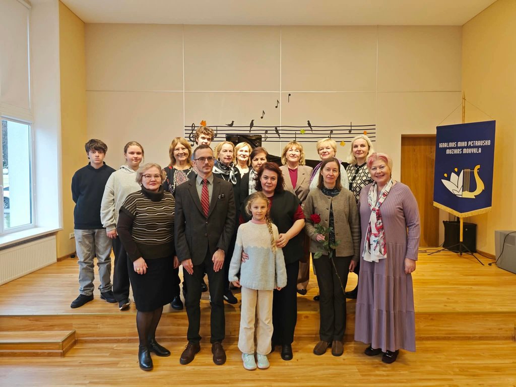 KŪRYBINIS „KARTŲ TILTAS“ SUJUNGĖ VISĄ UTENOS REGIONĄ!